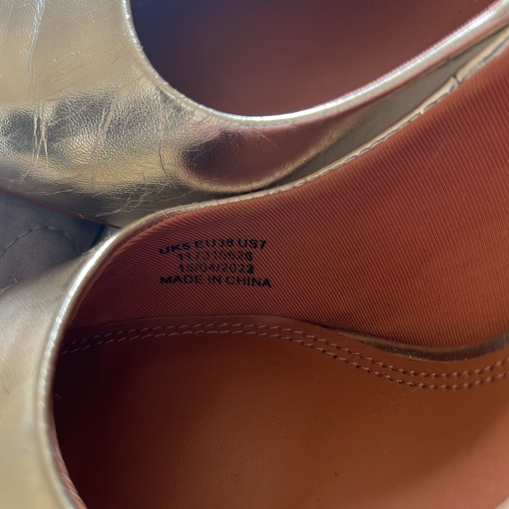 Gold heels - Picture 9 of 13